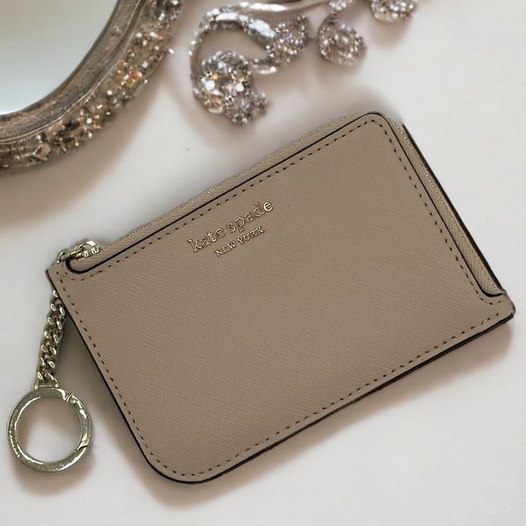 kate spade Accessories - 💰NWT Kate Spade Cameron L-Zip Card and Key Holder - Warm Beige/Black